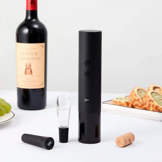 Винный набор HuoHou Electric Wine Bottle Opener 4 in 1, черный Винный набор HuoHou Electric Wine Bottle Opener 4 in 1, черный